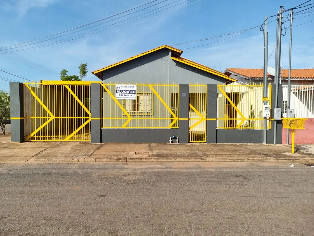 Locação casa de 3 quartos, sendo 1 suíte, no Chapéu do Sol em Várzea Grande