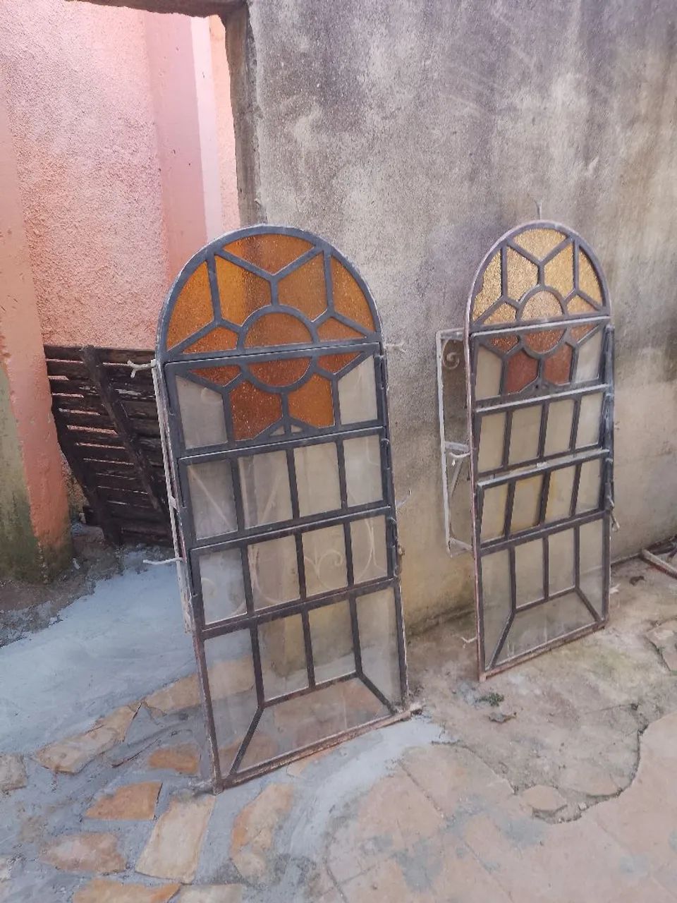Janelas de ferro com vidros - Foto 5