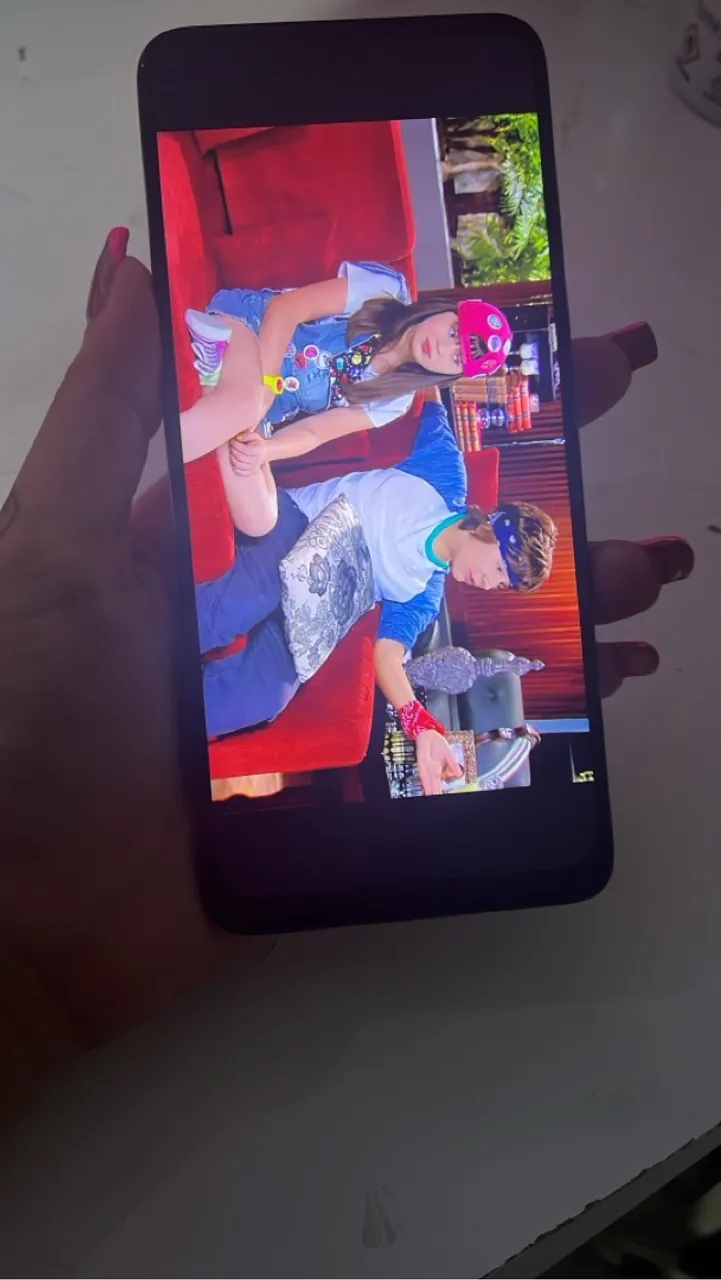 Celular bem conservado