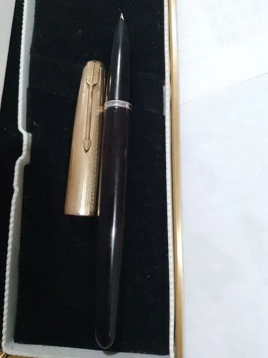 Caneta tinteiro, marca Parker 51.