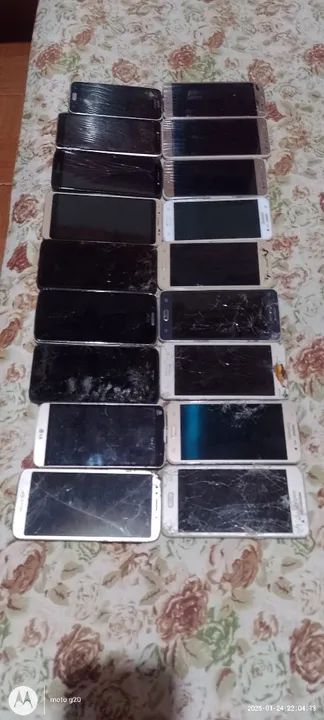 Lote de celulares pra retirar peças 