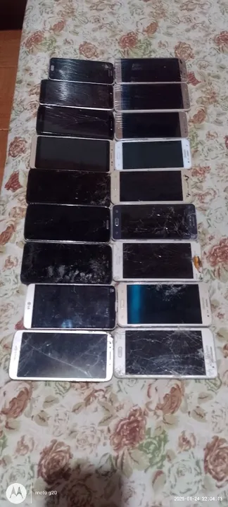 Lote de celulares pra retirar peças