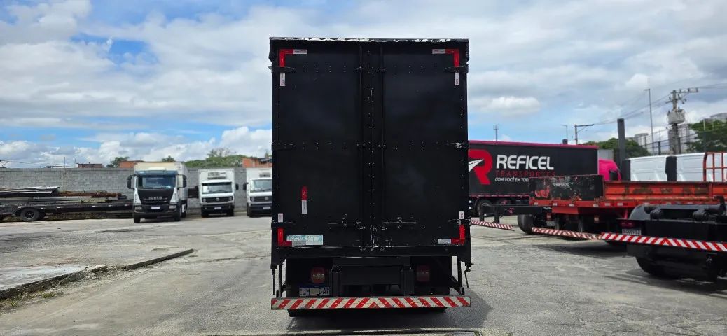 Vw 13.180 6x2 Delivery Ano 2022 Baixo Km Sider 06 Paletes - Foto 14