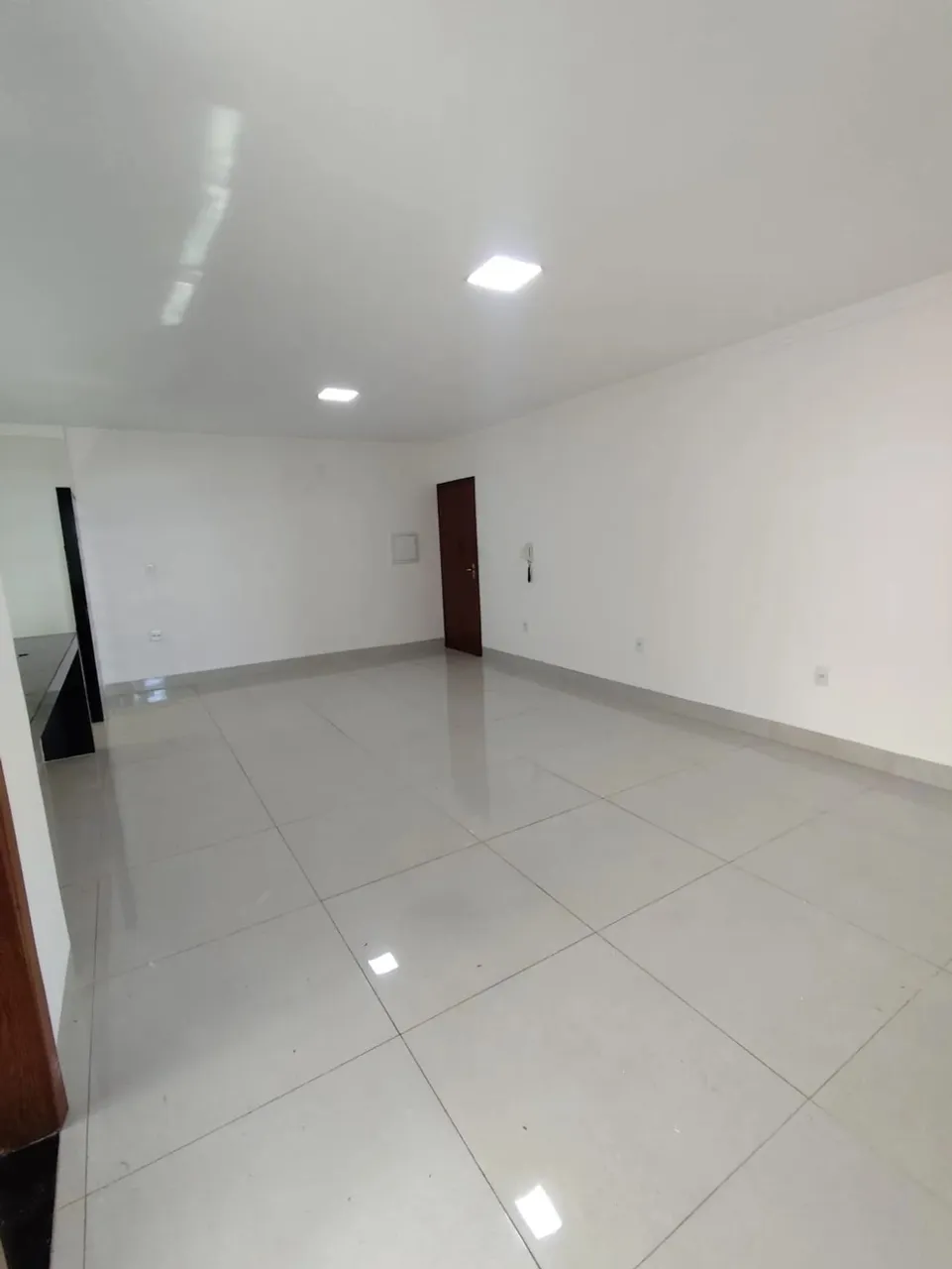 Imóvel para aluguel possui 70 metros quadrados com 2 quartos
