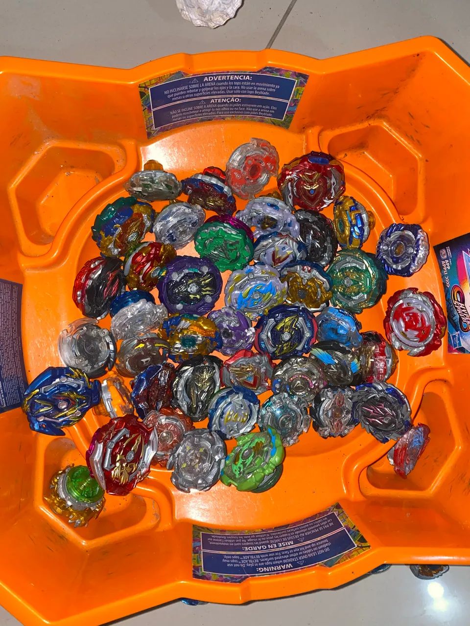 Mega coleção beyblade  - Foto 5