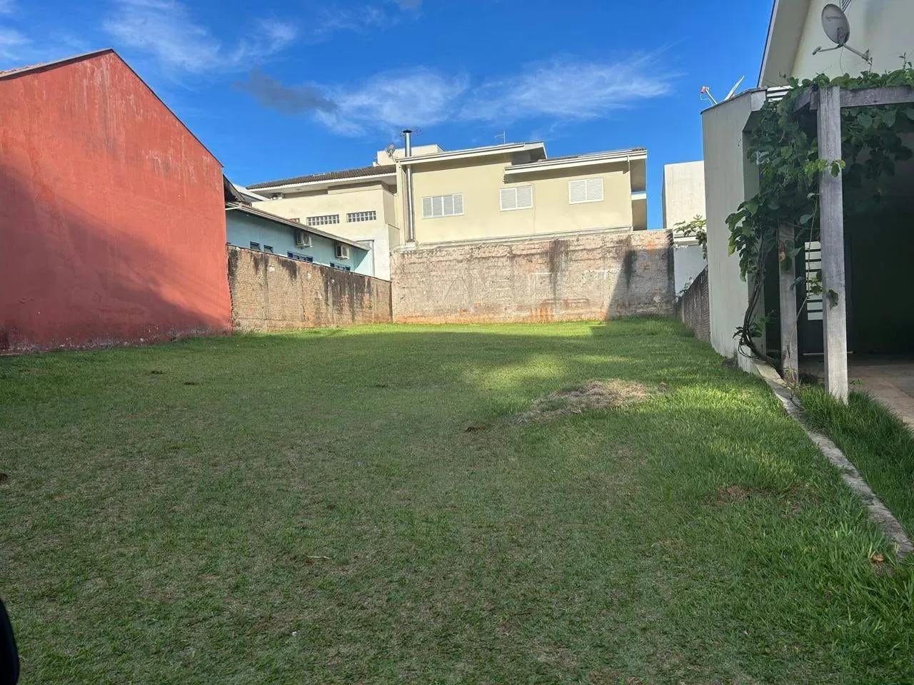 VALE DO ARVOREDO - R$ 1.160.000 - Terreno à venda, 300m, Condomínio Vale do Arvoredo, Lond