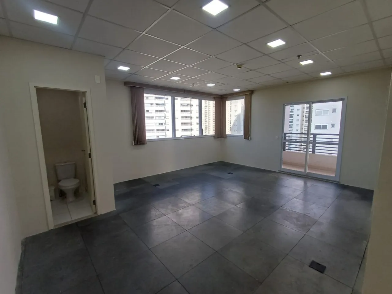 Sala Comercial para Locação em Osasco, Centro, 1 banheiro, 1 vaga