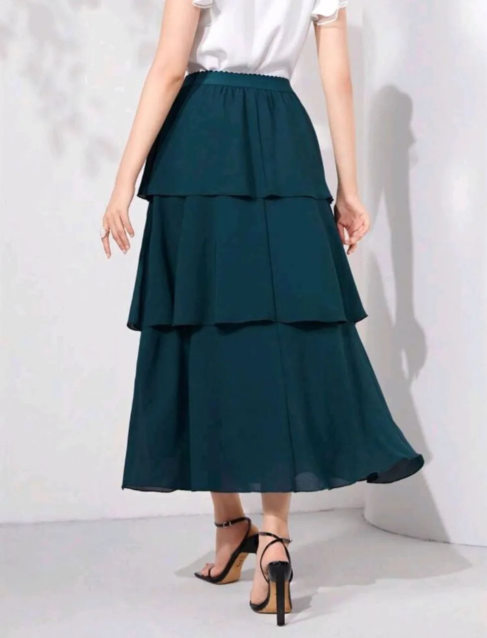 Saia Midi Rodada Verde - Tamanho M - Foto 2