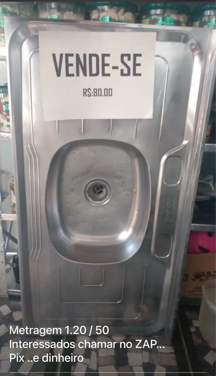 Vendo uma pia usada medindo 1,20 x 0,50