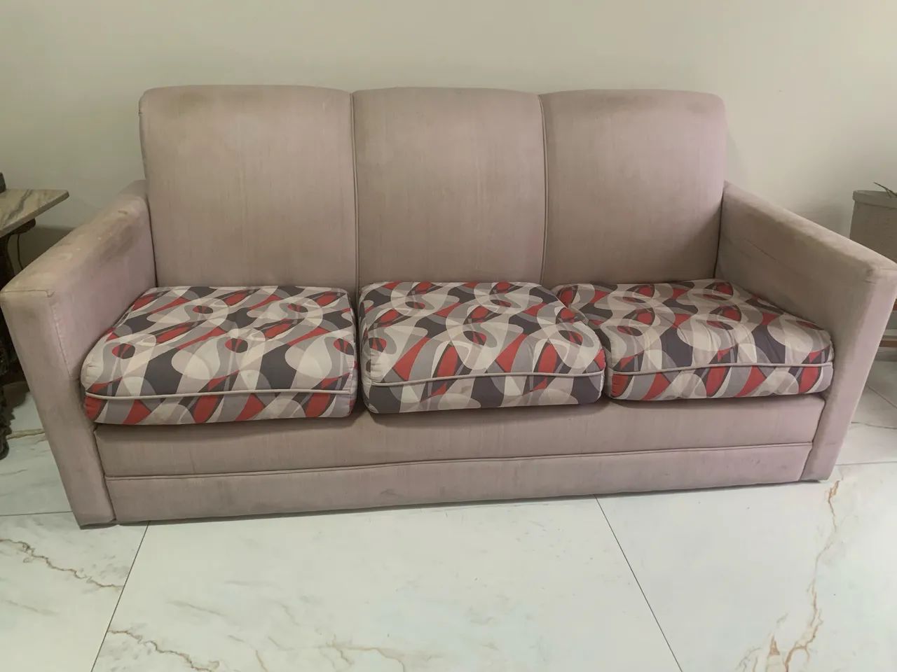 Sofá, semi novo 64739715221378121