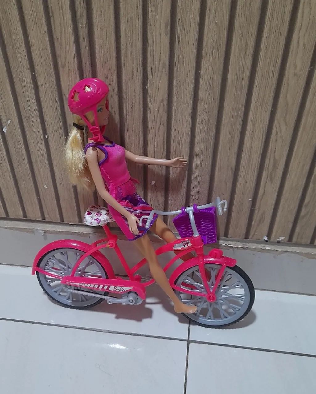 barbie com bicicleta Mattel Brinquedos e Jogos Residencial