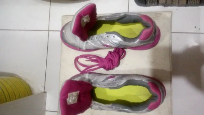 Tênis rosa e preateado D importado . - Foto 6