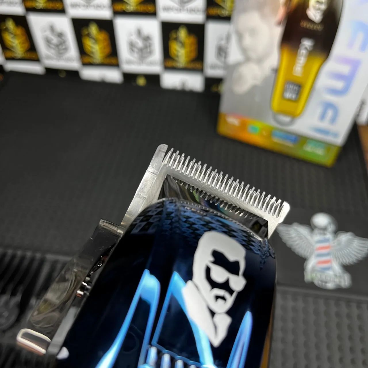 Máquina de cortar cabelo Kemei Profissional - Foto 5