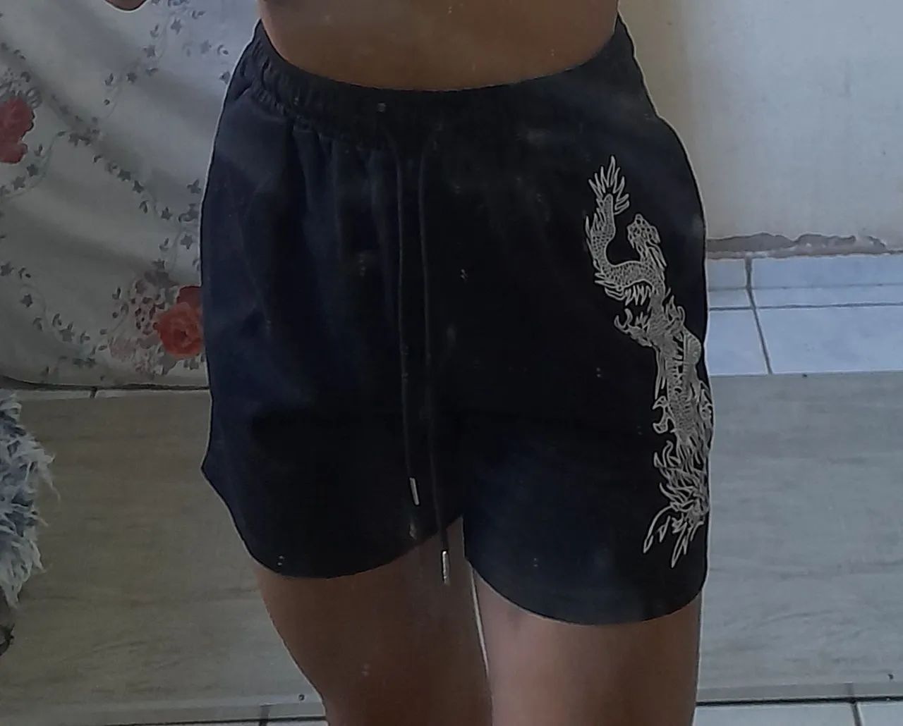 Shorts Dragão - Shein - Foto 3