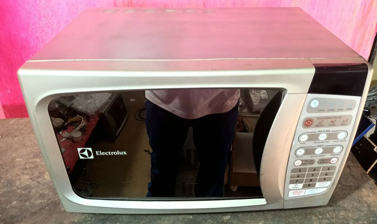 Micro-ondas Electrolux com diversas funções