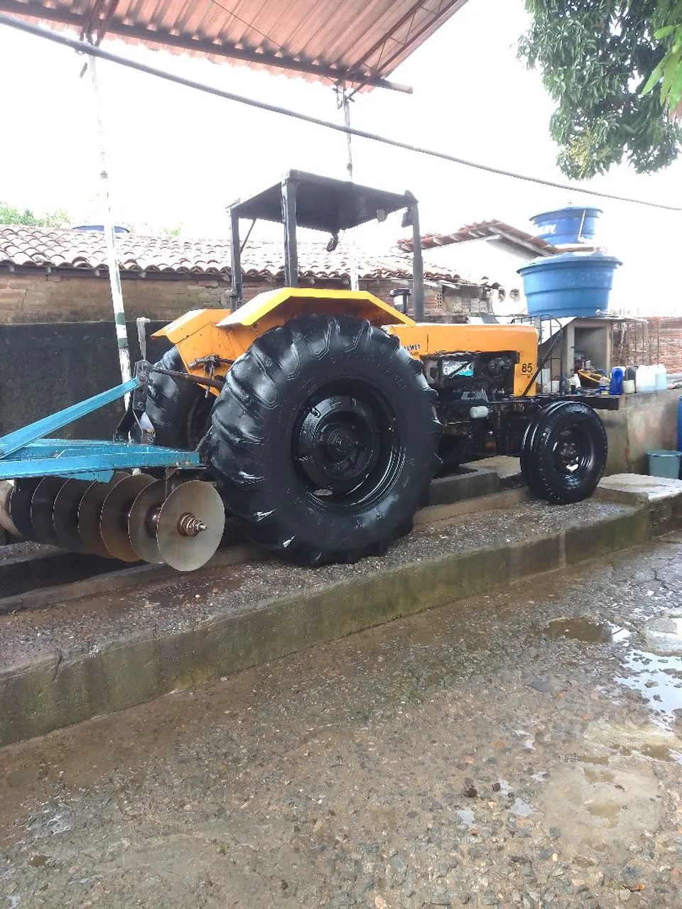 Vende-se ou troco por algum do meu interesse.