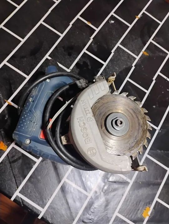 Vendo essa máquita Bosch