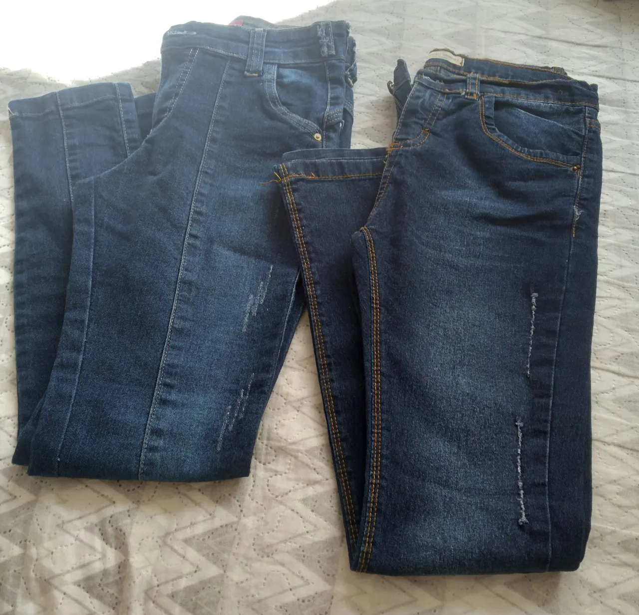 Calças infantil feminina/tamanho 12valor 50 reais o lote.
