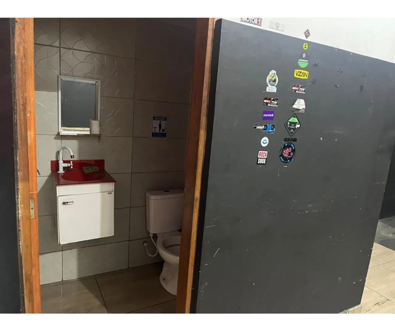 OPORTUNIDADE DE SOBRADO COM PONTO COMERCIAL EM BAIXO E TERRENO DE 200M² PARA LOCAÇÃO NA GU - Foto 2