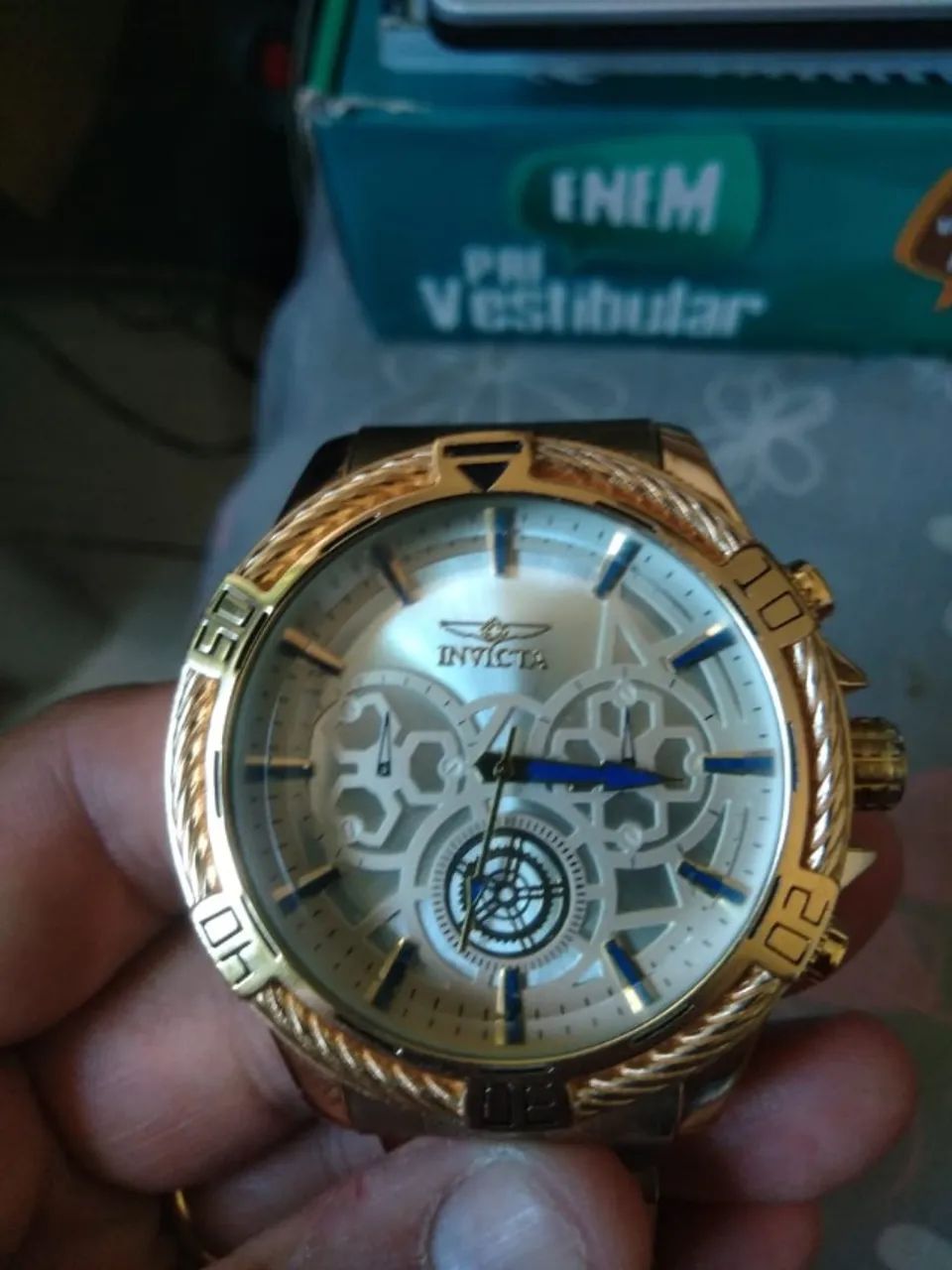 Relógio estiloso funcionando muito novo - Foto 2