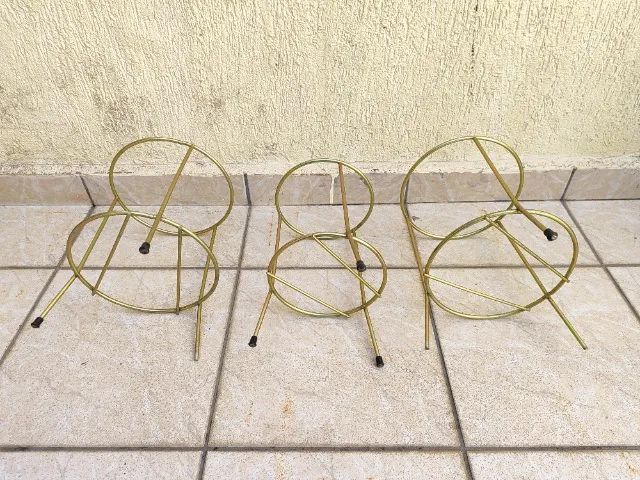 Suporte para Vaso ou Extintor Dourado Conservado. - Foto 2