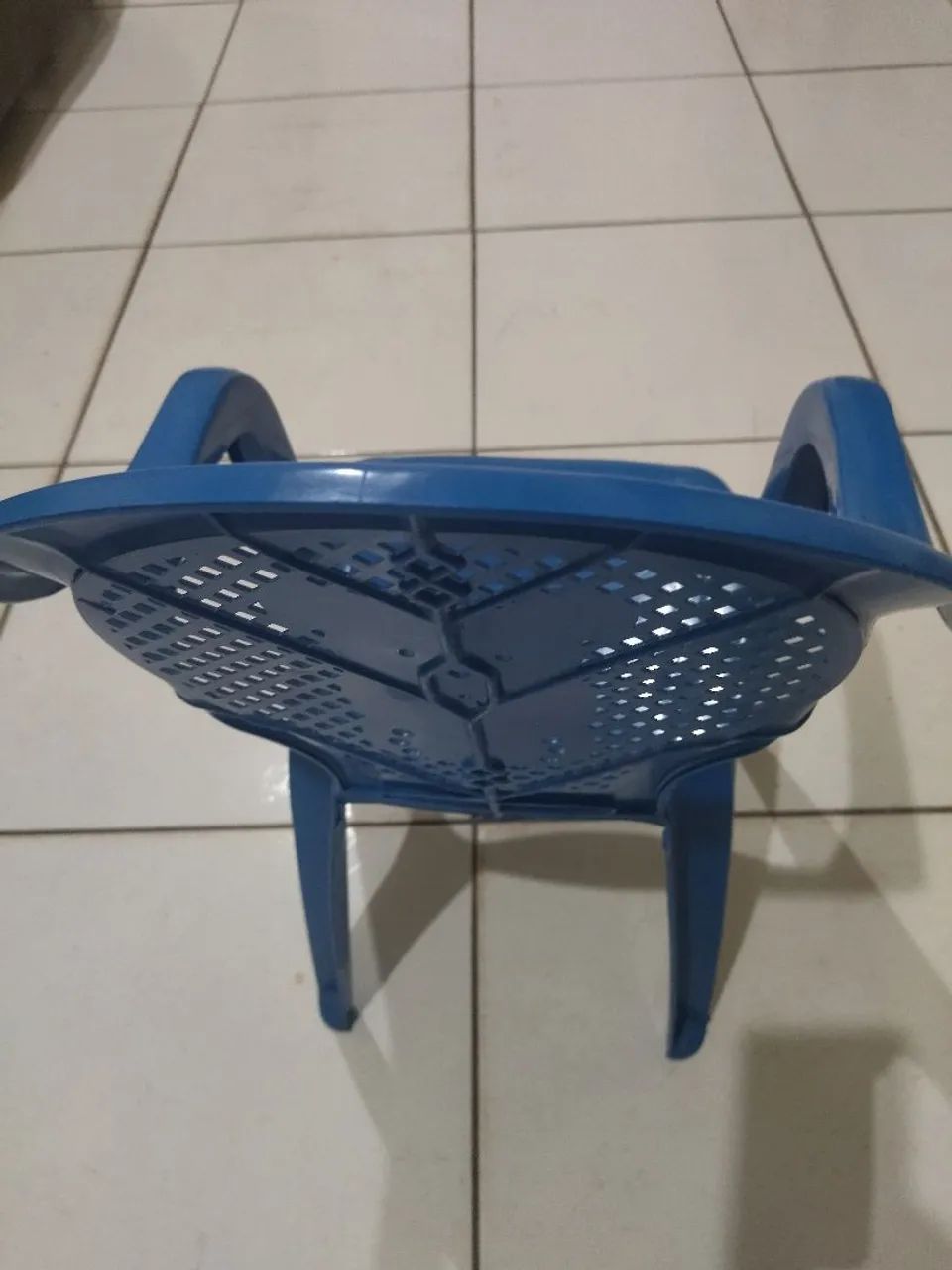 Cadeira Infantil de Plástico Azul com Detalhe de Ursinho - Foto 2