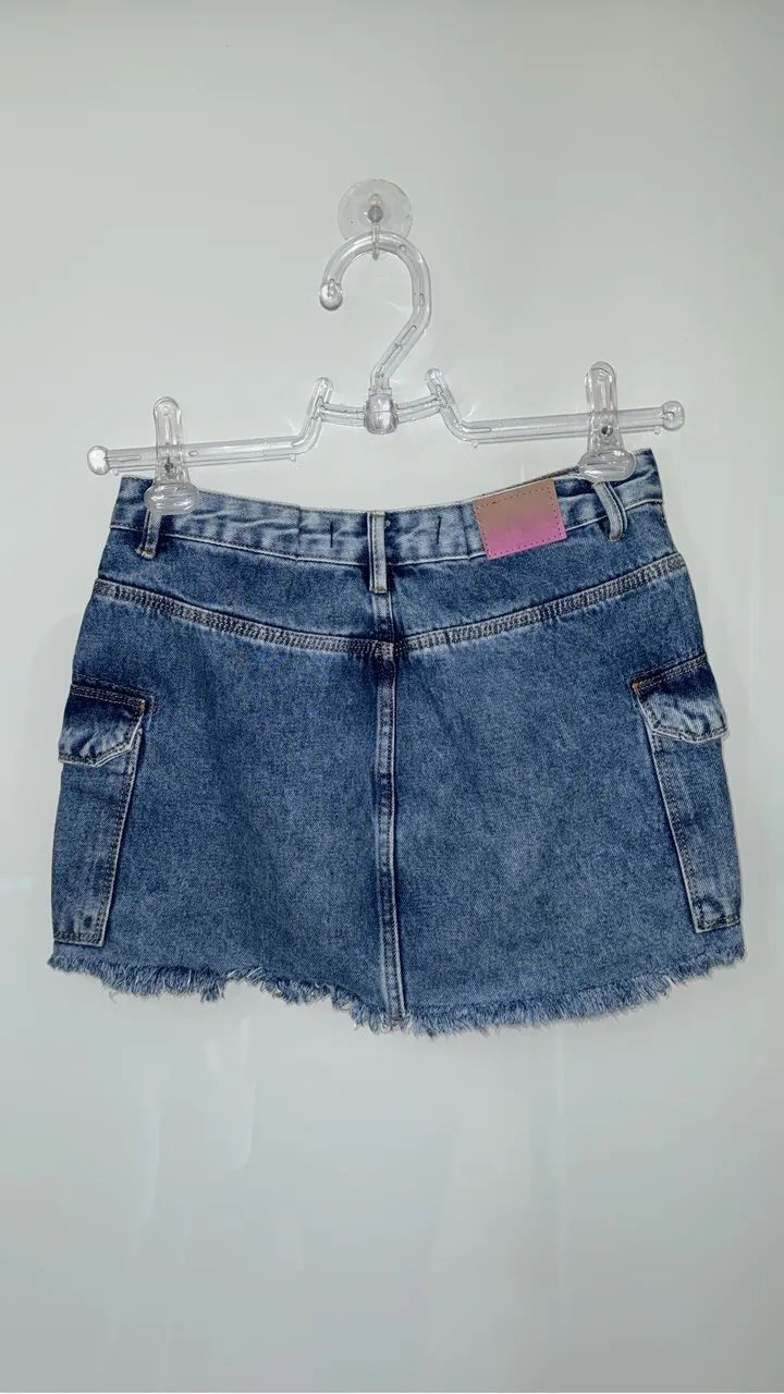 Saia Jeans Cargo com Bolsos Laterais - Tam. 38 - Foto 2
