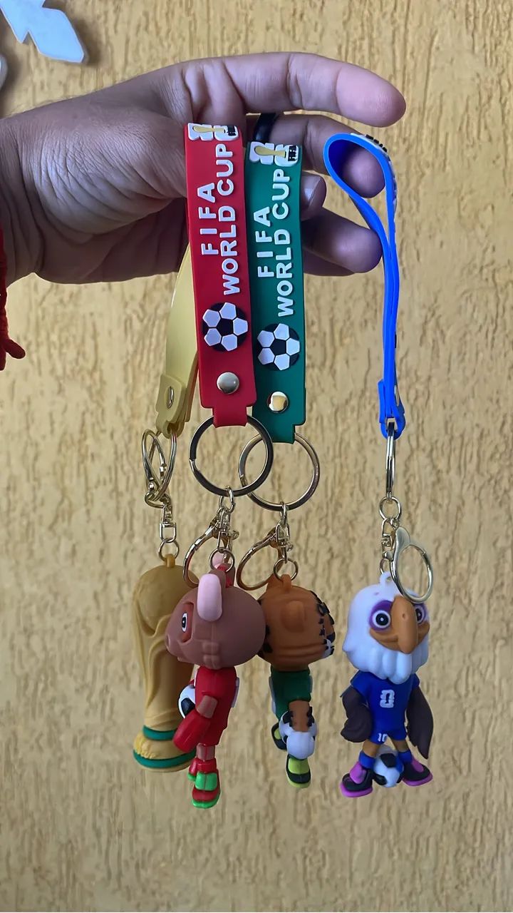 Mascote da Copa + Taça - Chaveiros - Foto 2
