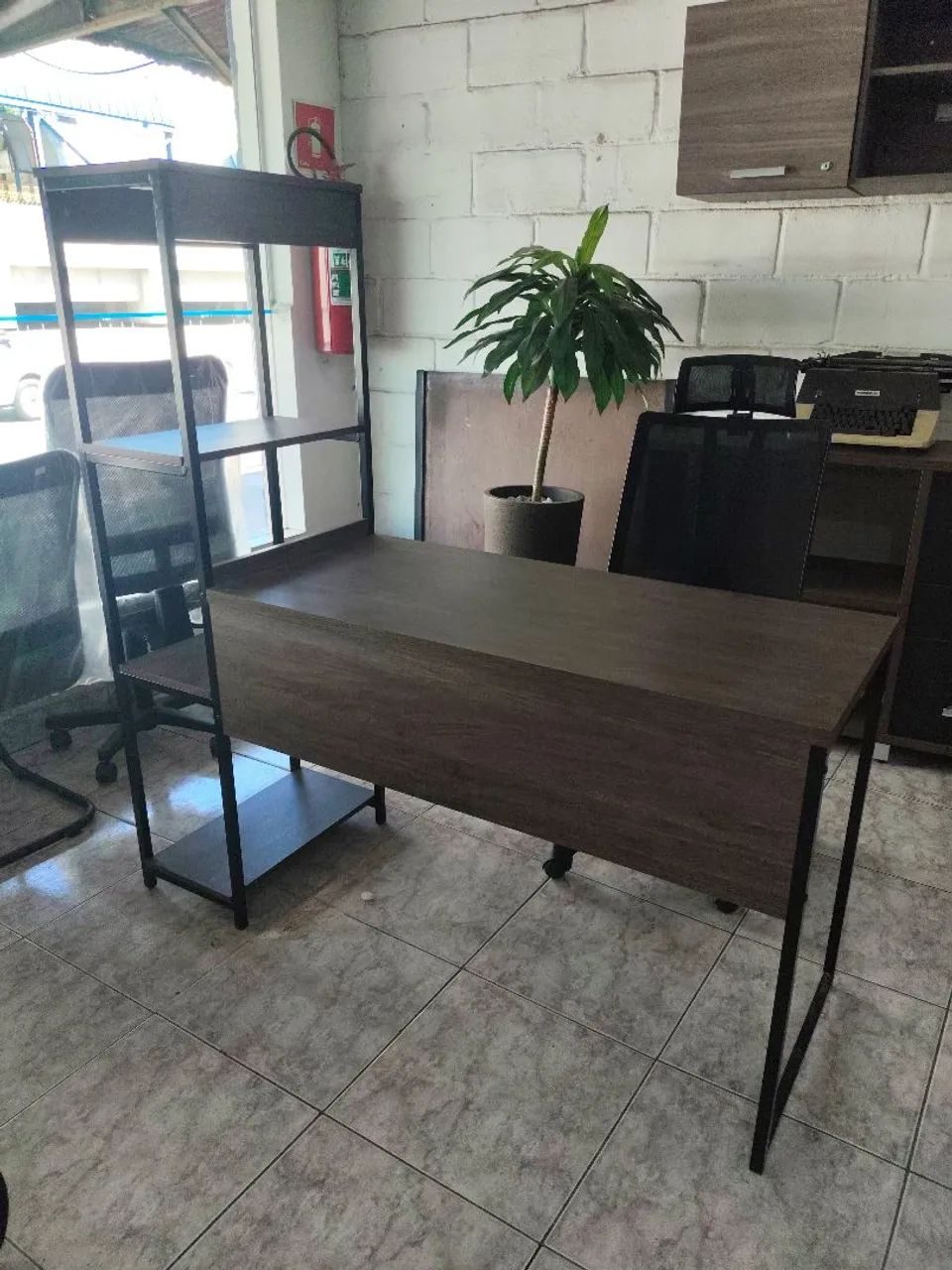 Mesa Escrivaninha Home Office com Prateleiras Industrial 