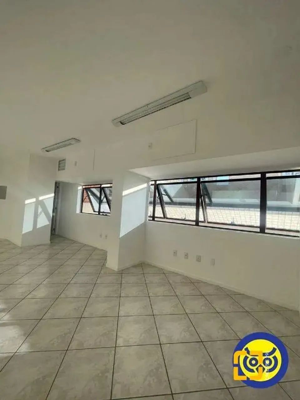Sala comercial no Centro de Florianópolis com 41,97 m² - Foto 2