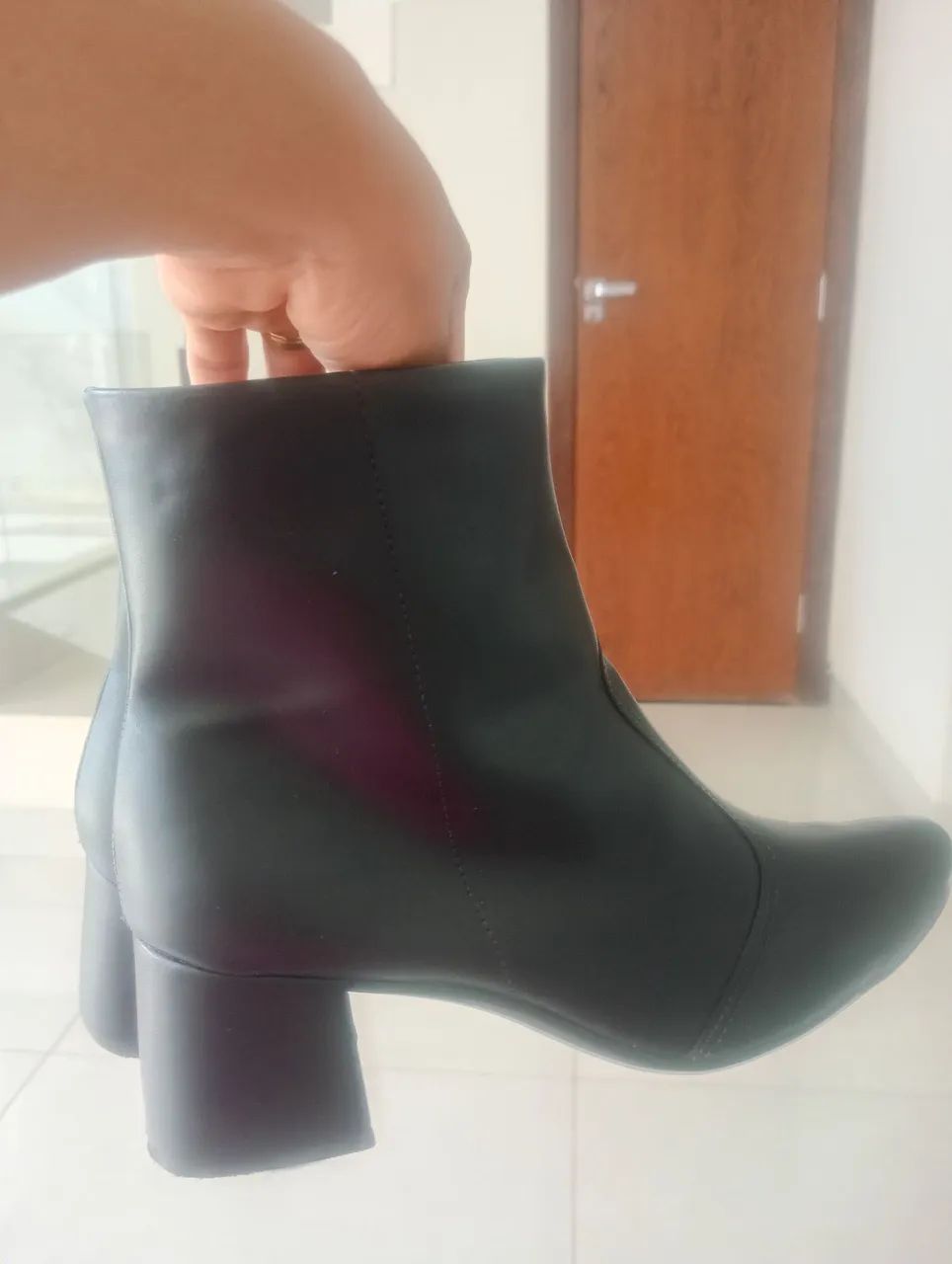 Bota cano curto Gil Gil. - Foto 2
