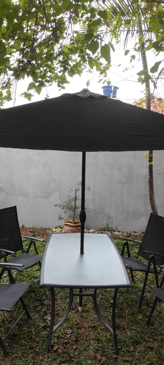 Mesa externa com ombrelone e lugares  - Foto 5