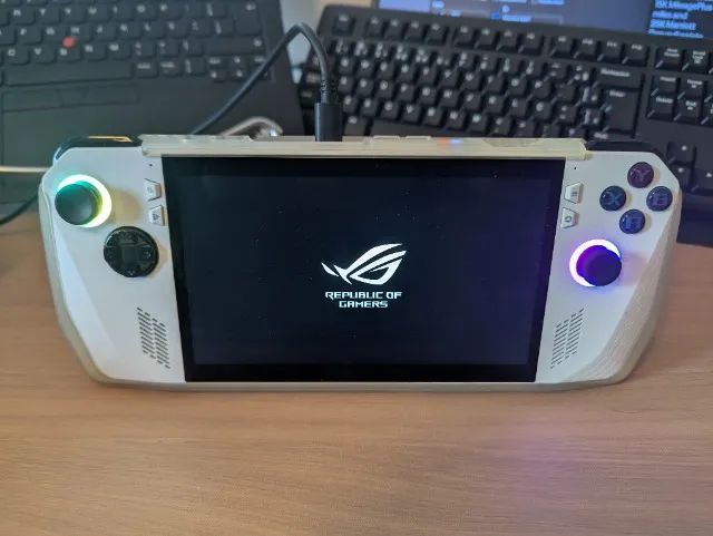 ASUS ROG Ally Z1 Extreme Branco 512GB + Acessórios - Perfeito
