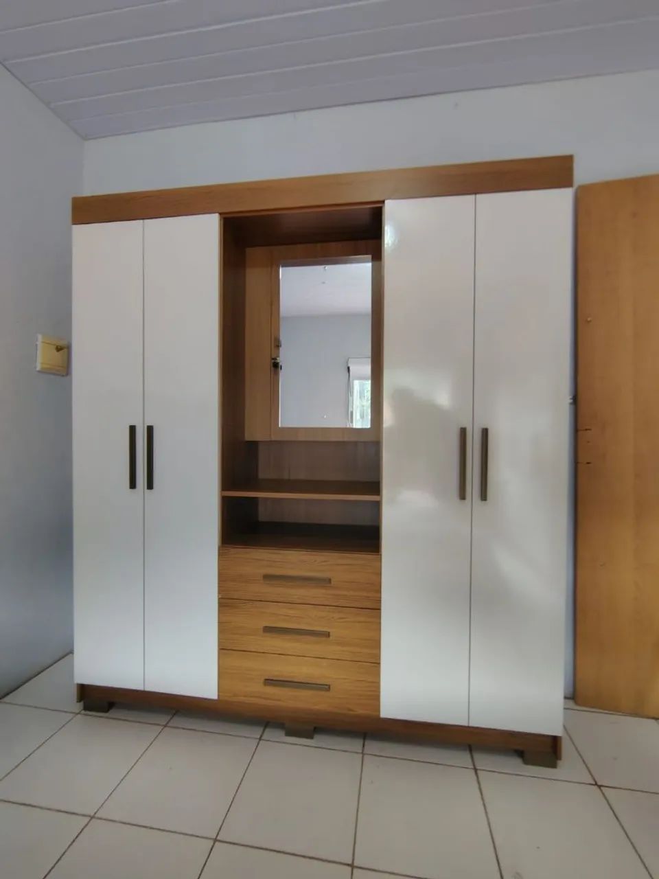 Guarda roupa casal