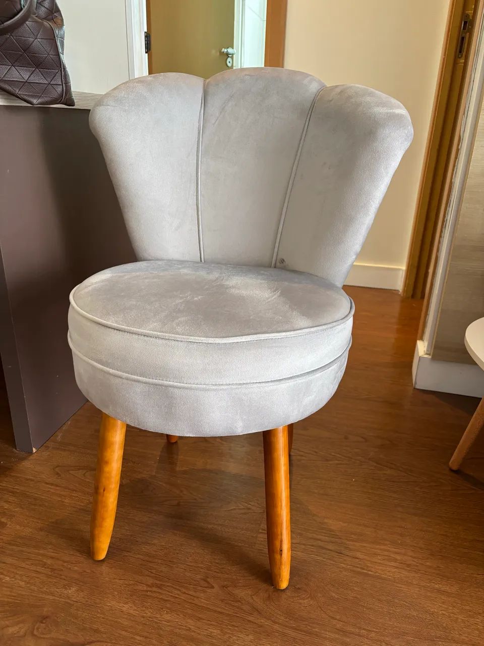 Móvel planejado com penteadeira 