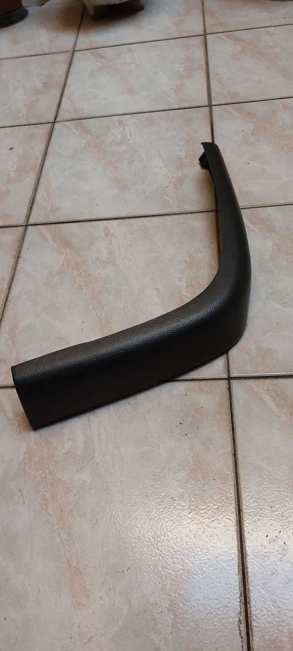 Moldura do spoiler monza 87/90.  LE