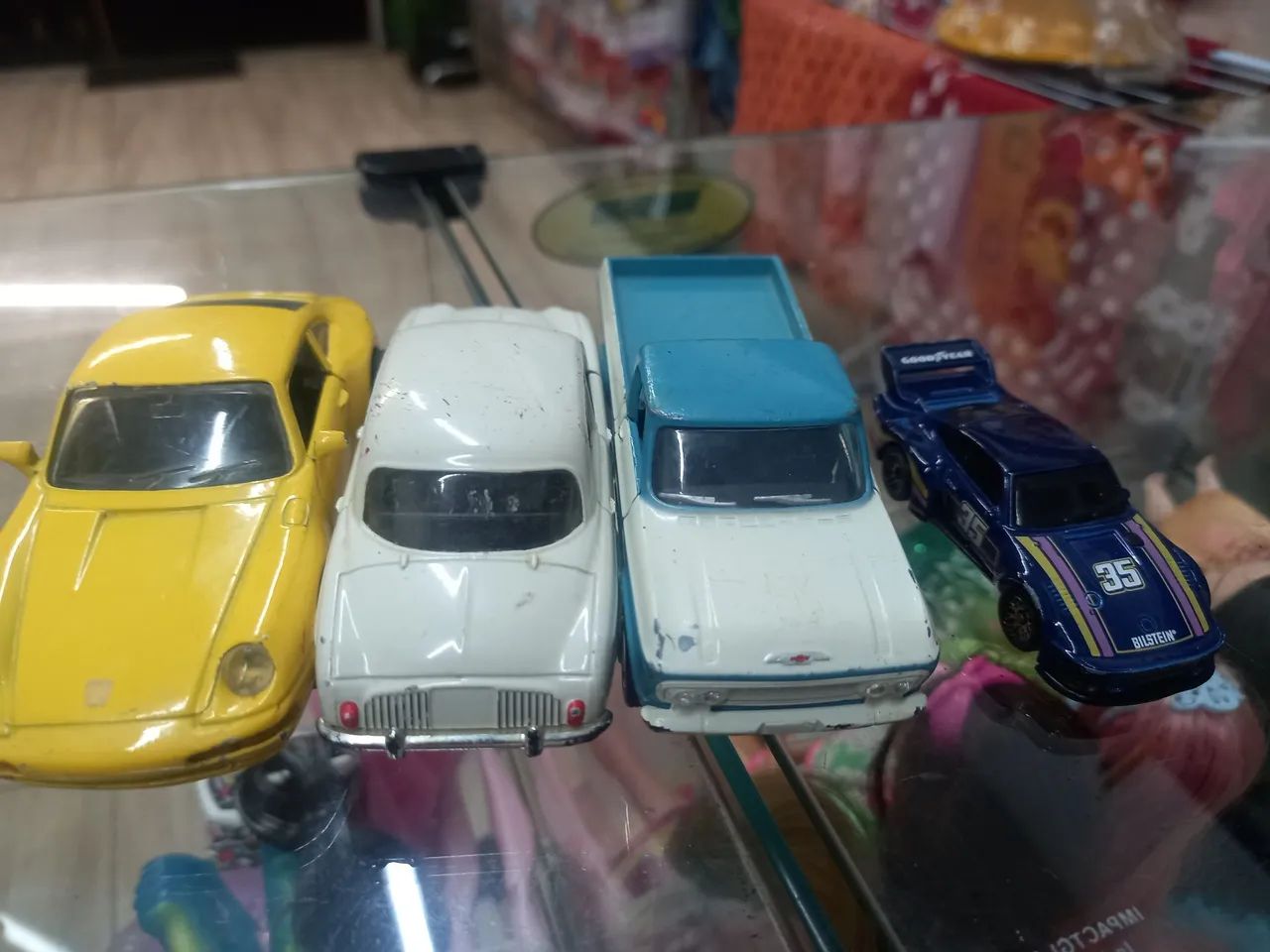 4 Carro antigo de ferro 