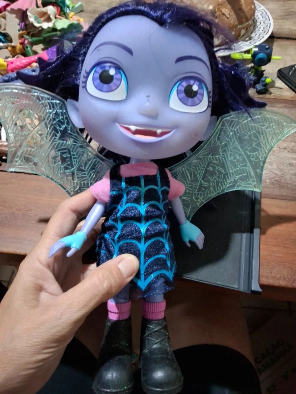 Boneca vampirinha musical - Foto 5