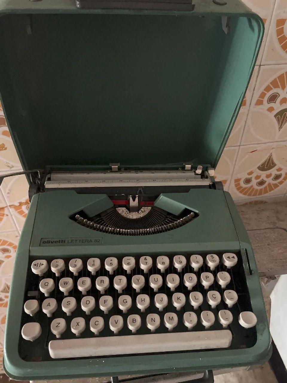 Maquina de escrever Antiga - Olivetti Lettera 82