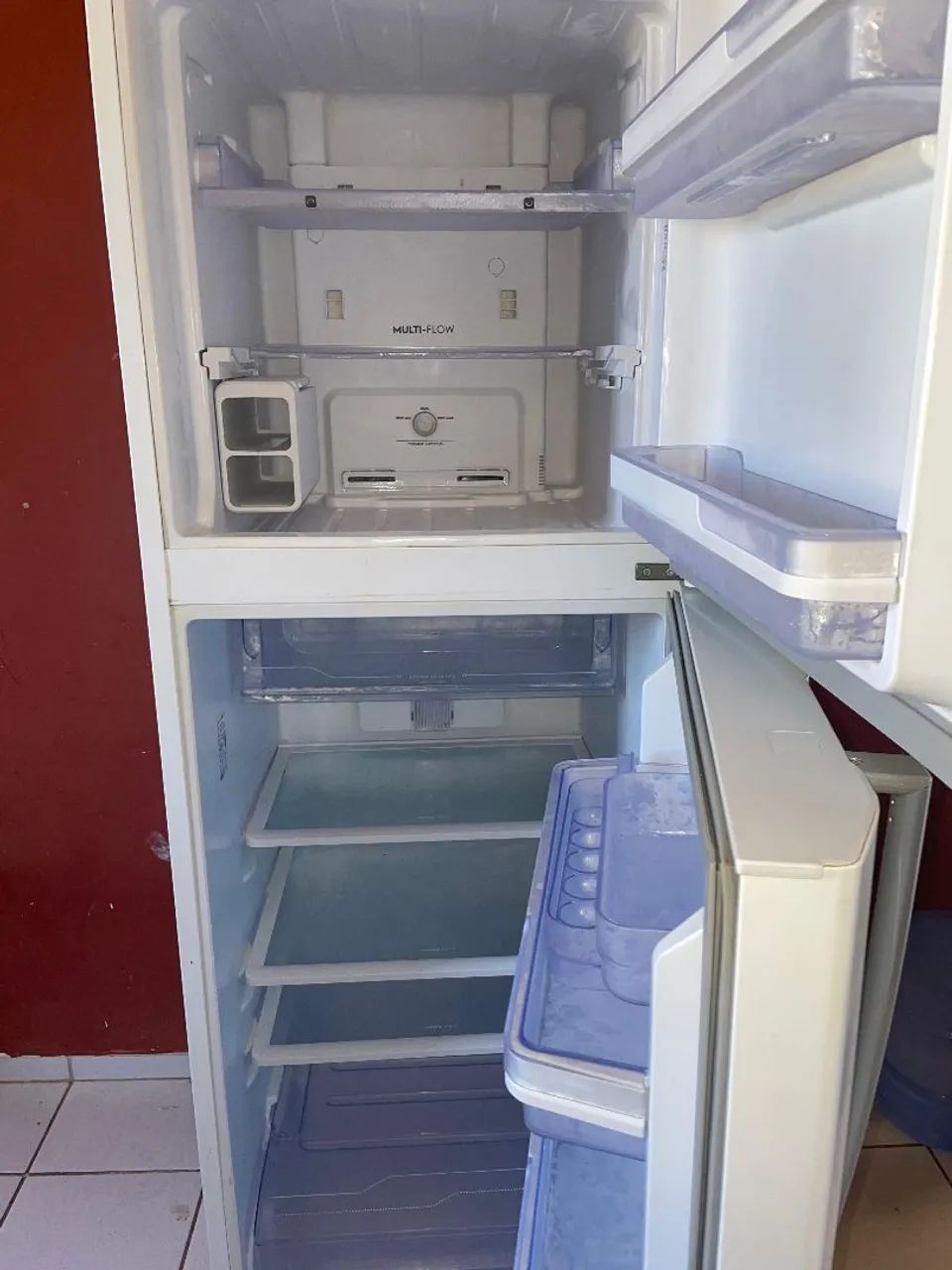 Geladeira a venda electrolux Fucionando Perfeitamente  - Foto 2