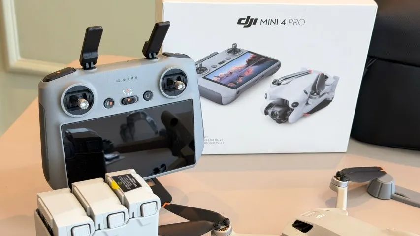 Drone DJI Mini 4 Pro Fly More Combo com controle DJI RC 2 - Foto 2