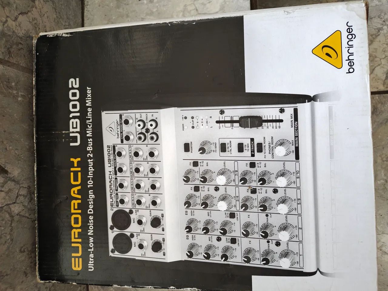 Mesa de som Behringer 8 canais Nova na caixa