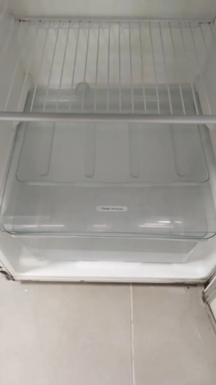 Geladeira Electrolux DC33A Duplex 251L 220V - Foto 4