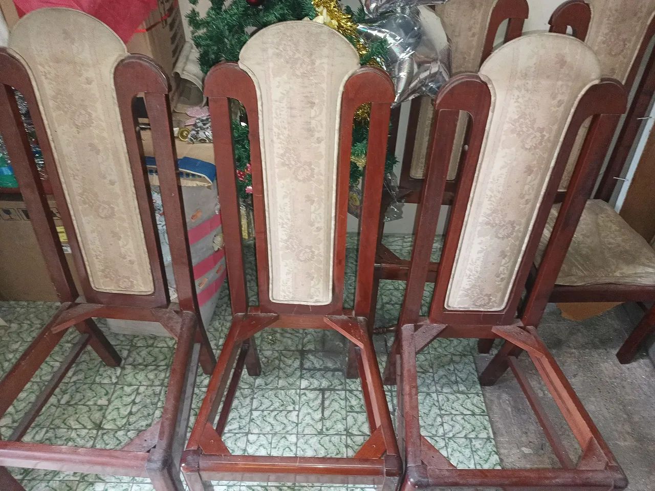 Vendo oito cadeiras lakiadas sem assento valor 500.00 - Foto 4