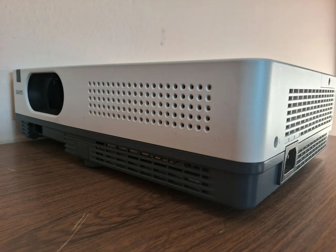Projetor  Sanyo  XD2200  - Foto 5
