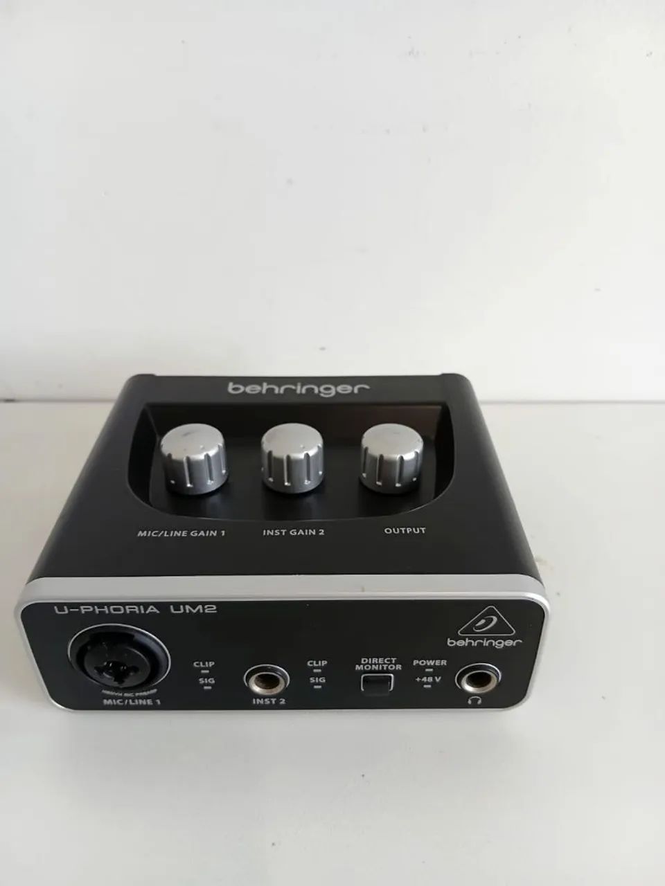 Interface de Áudio Behringer U-Phoria UM2