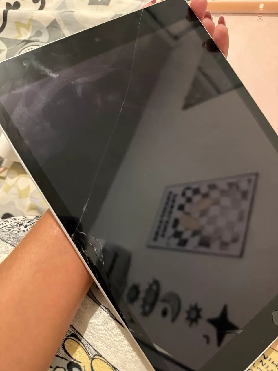 ipad 9 64gd com avaria (não troco em nada)  - Foto 5