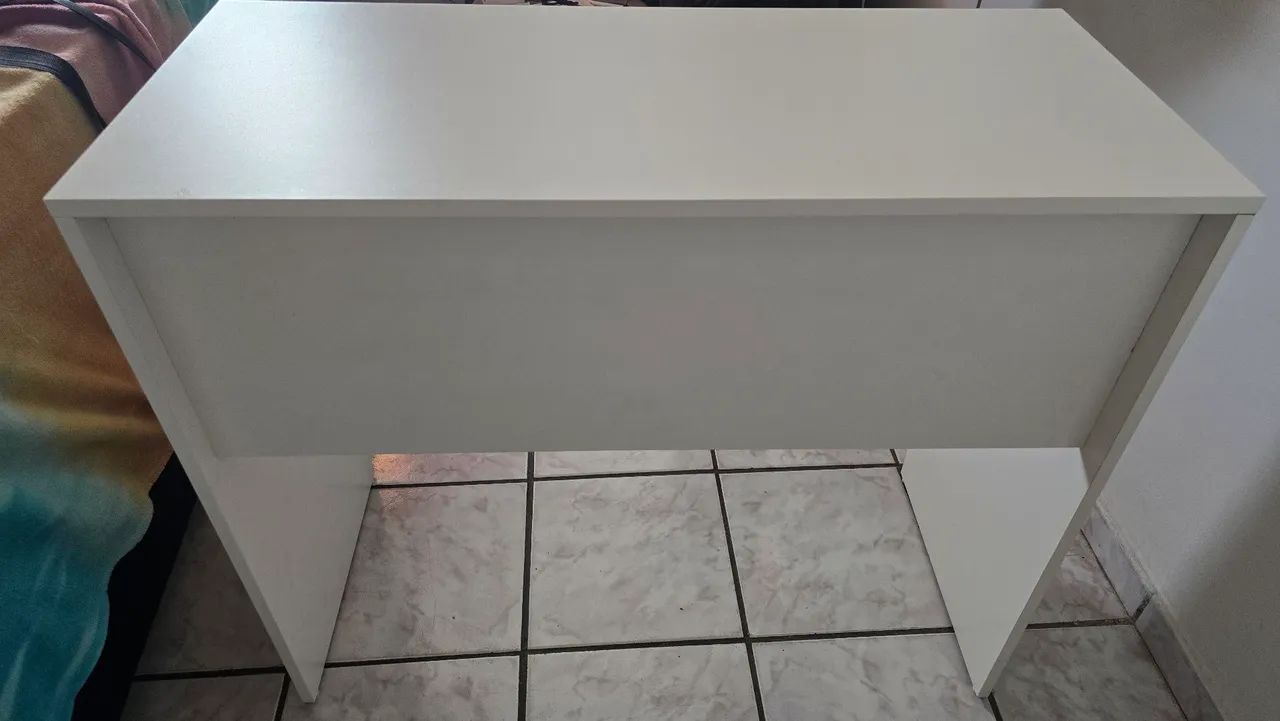 Mesa MDF tipo escrivaninha