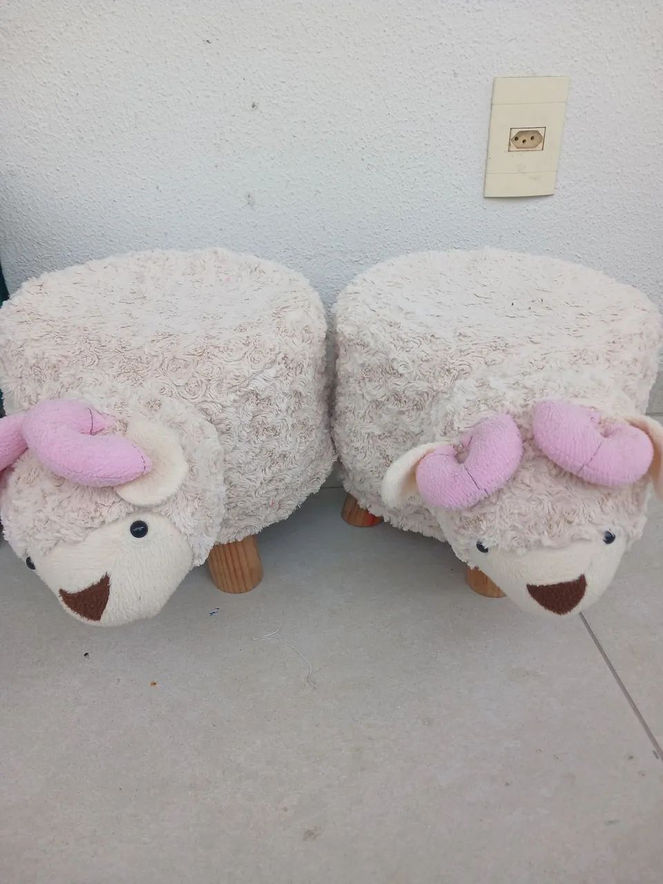 Banquinhos de carneirinhos