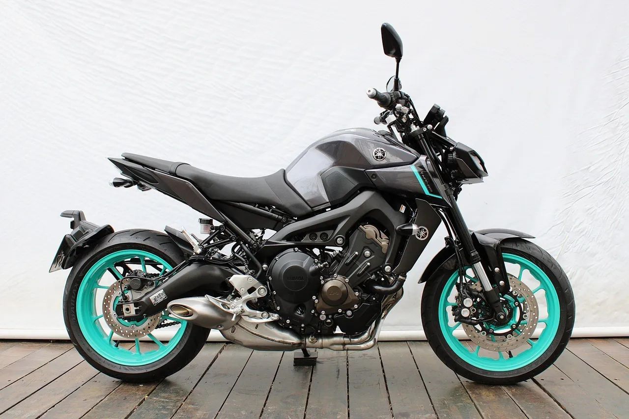 YAMAHA MT-09